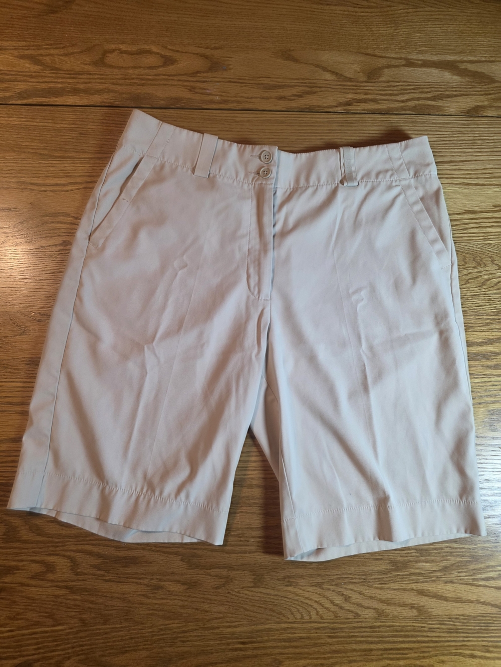 Nike Golf Dri-FIT Women’s Shorts Size 10 Tan Khaki Bermuda Stretch Golf Shorts